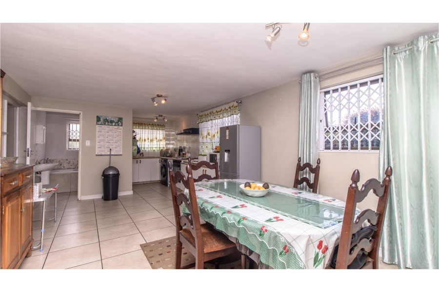 7 Bedroom Property for Sale in Loevenstein Western Cape